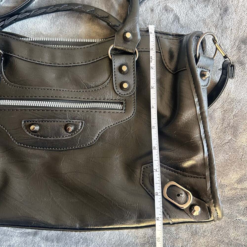 Classic Black City Moto Style Bag – Vegan Leather, Edgy & Practical - Picture 4 of 8